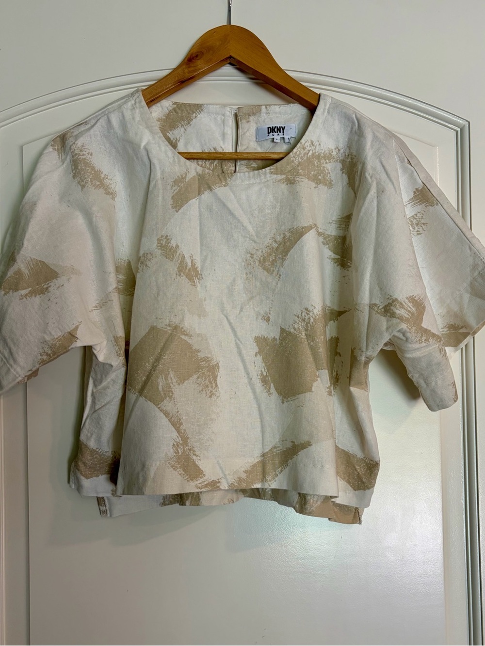 DKNY Pure Cream and Beige Abstract Brushstroke Cropped Top Linen Blend L